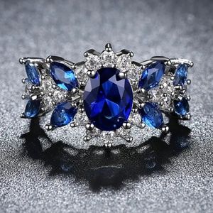 NEW COSTUME JEWELRY FASHION RING BLUE ZIRCON RHINESTONES SILVER BAND SIZE 6